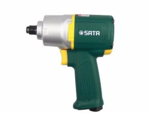 使用手持电动工具需要注意什么？